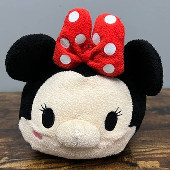 Disney Store‎ Tsum Tsum Minnie Mouse Medium Plush - Picture 1 of 4